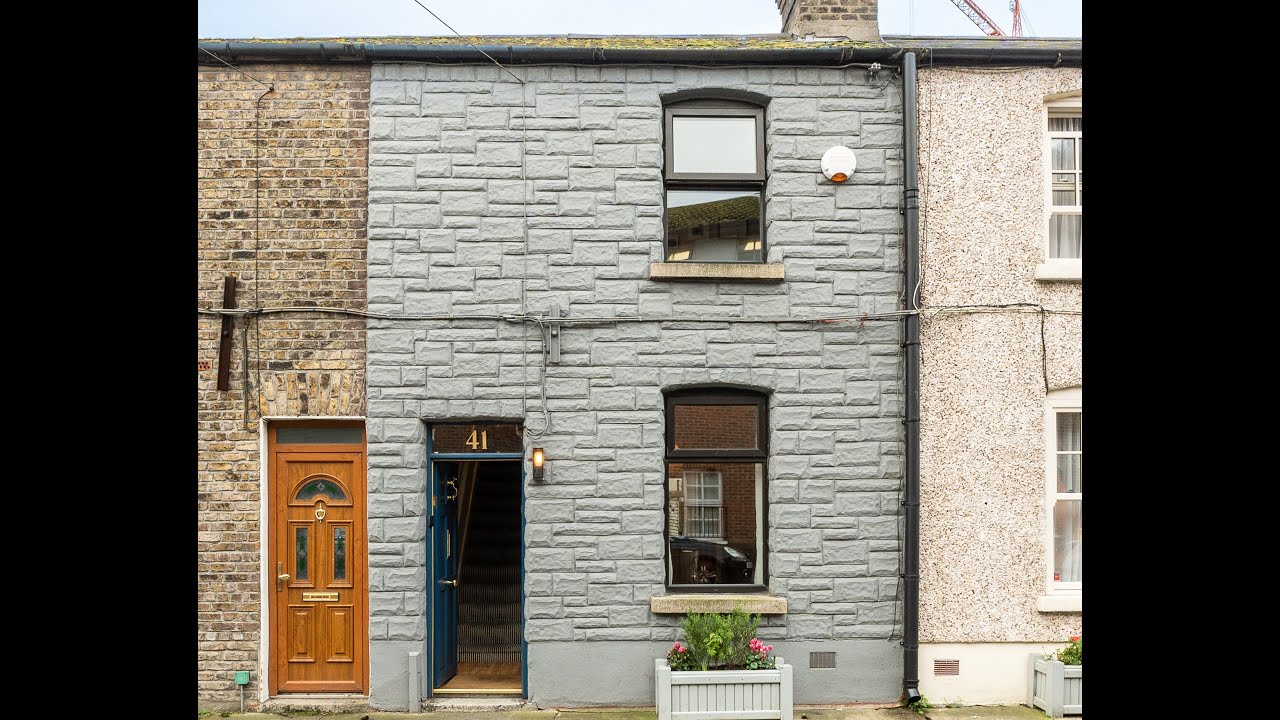 41 Eblana Villas, Grand Canal Dock, Dublin 2.
