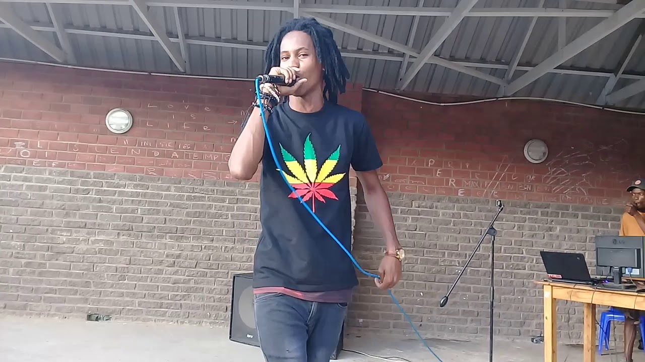 Flow Cousinz (K-Distance & Ledz ) performing 