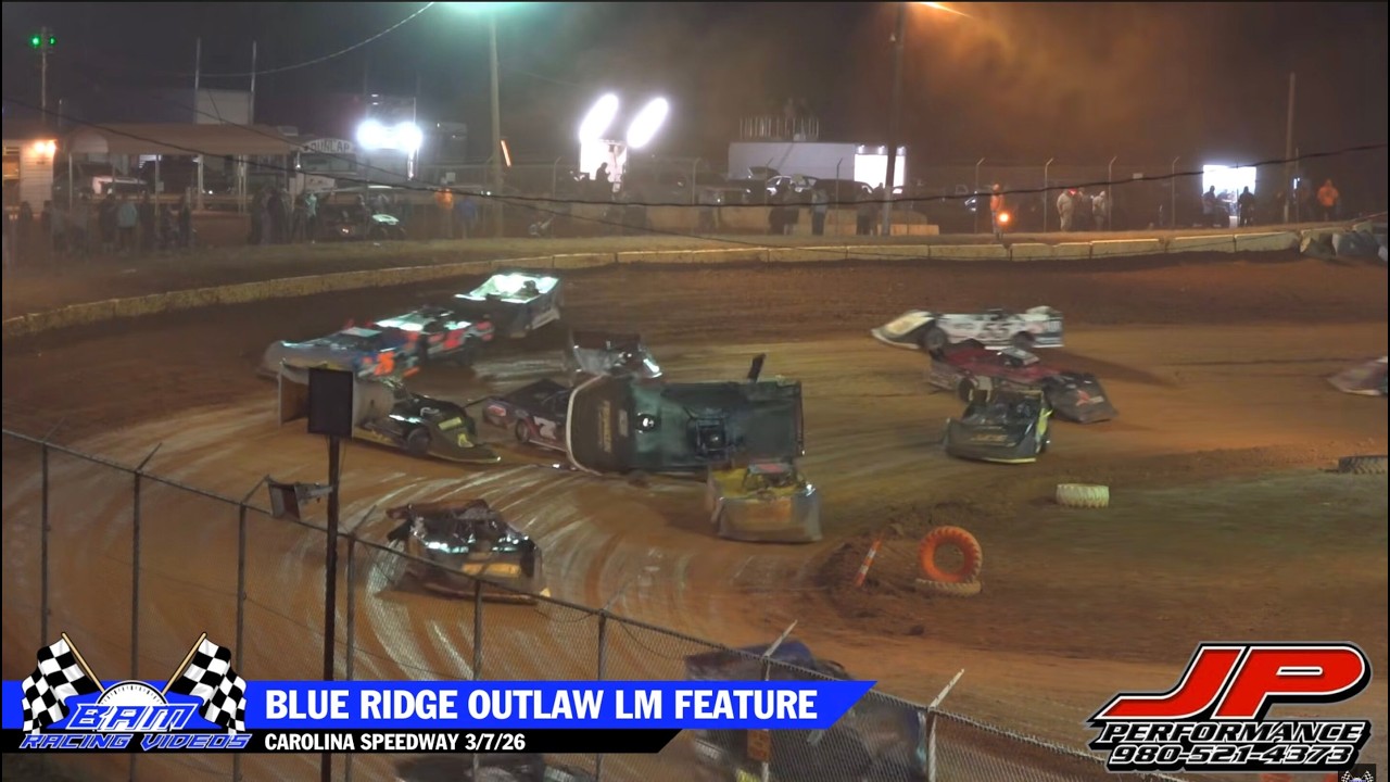 Финальный заезд Blue Ridge Outlaw Late Model на трассе Carolina Speedway 7 марта 2026 года.