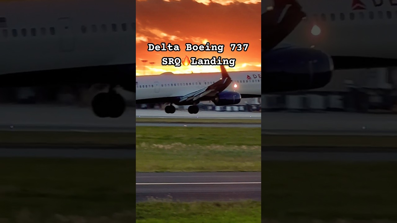 SUNSET landing at SRQ Airport, Florida #aviation #planespotting #shorts