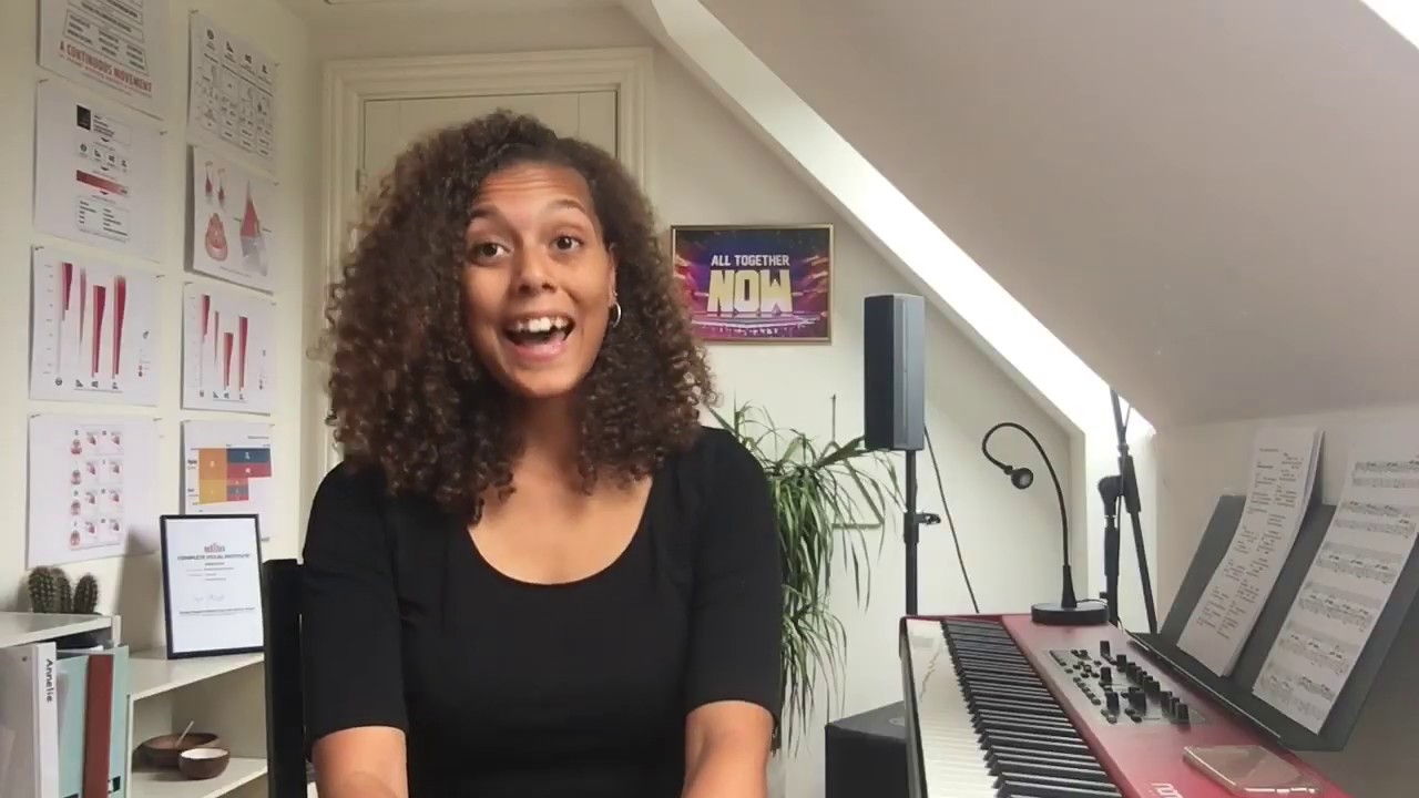 M&oslash;d vores talentfulde sangunderviser Annelie | Sangundervisning i K&oslash;benhavn og Online | L&aelig;r at synge