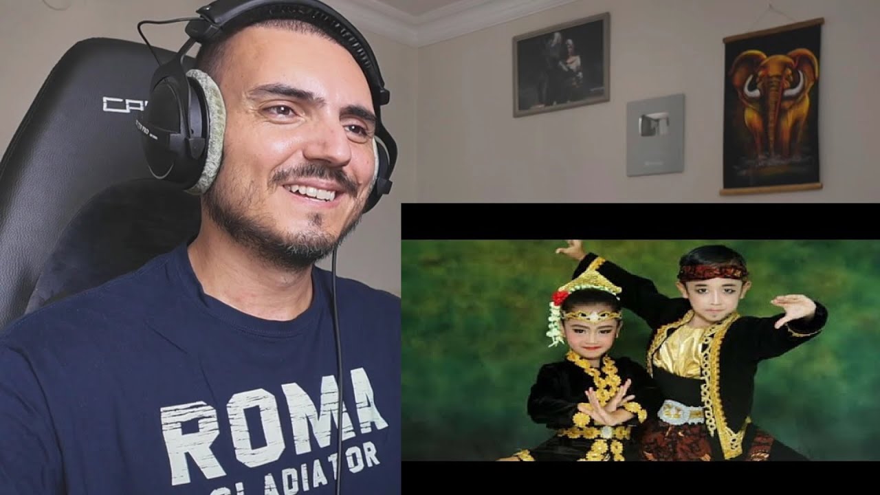 Jaipong Aduh Manis AUREL & GHIFARI Kelas 2 dan 3 SD Reaction