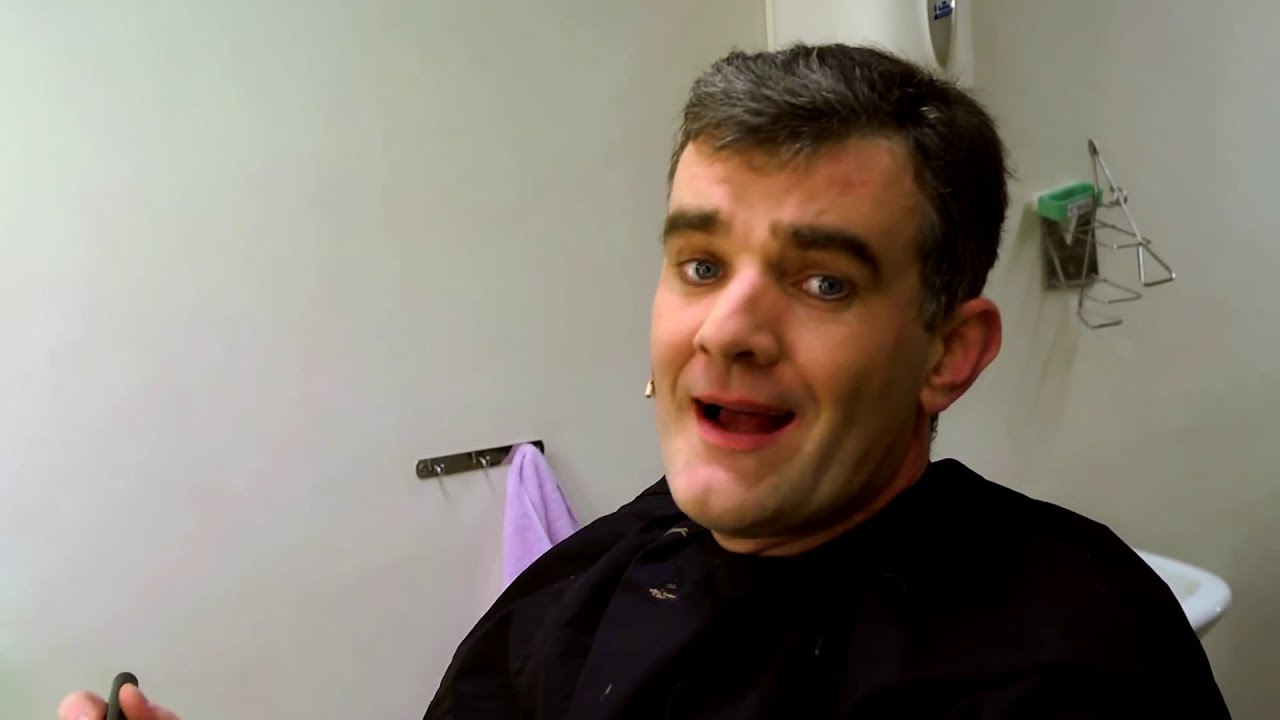 Always Look on the Bright Side of Life in Icelandic - With Stefán Karl (SUBTITLED)