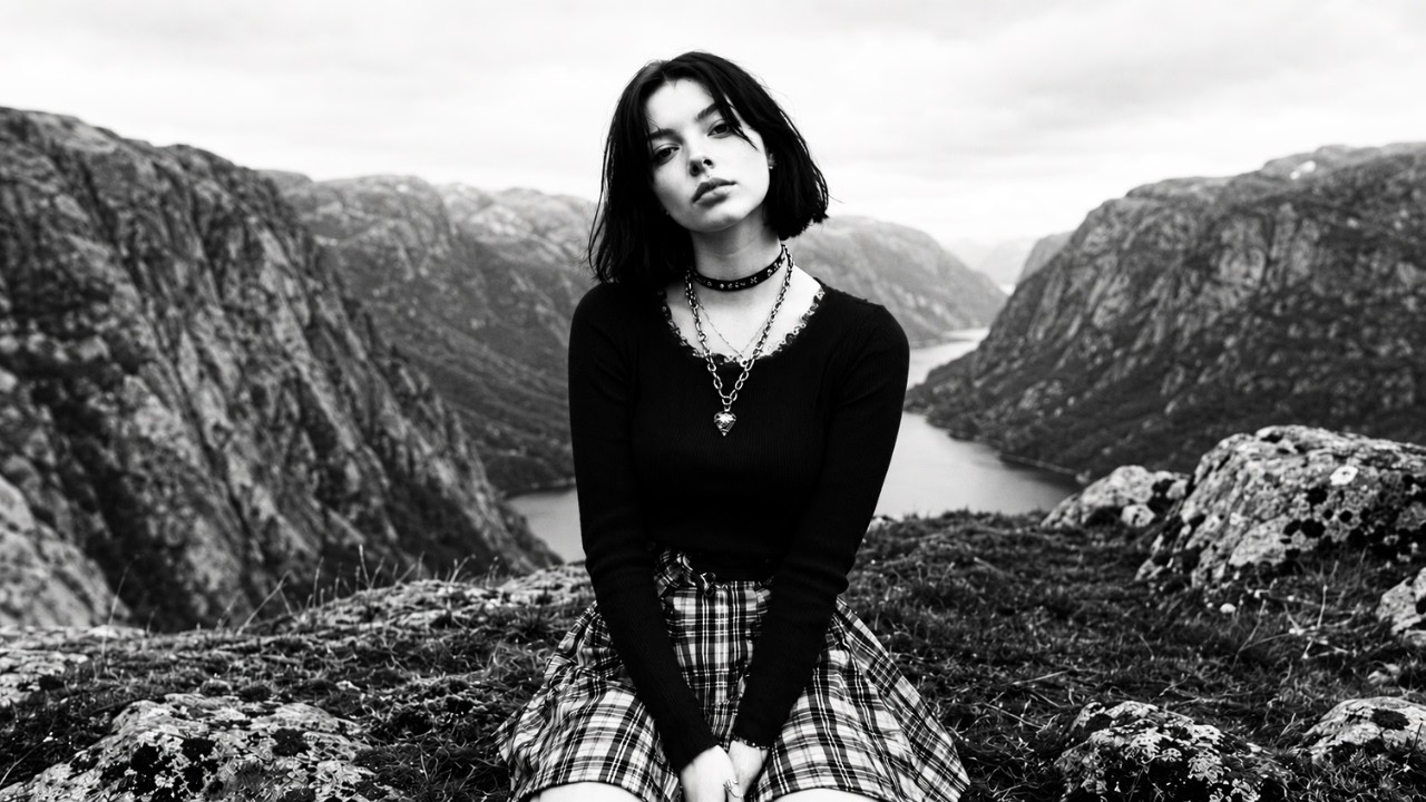 Anne Bloom - I Fly Free