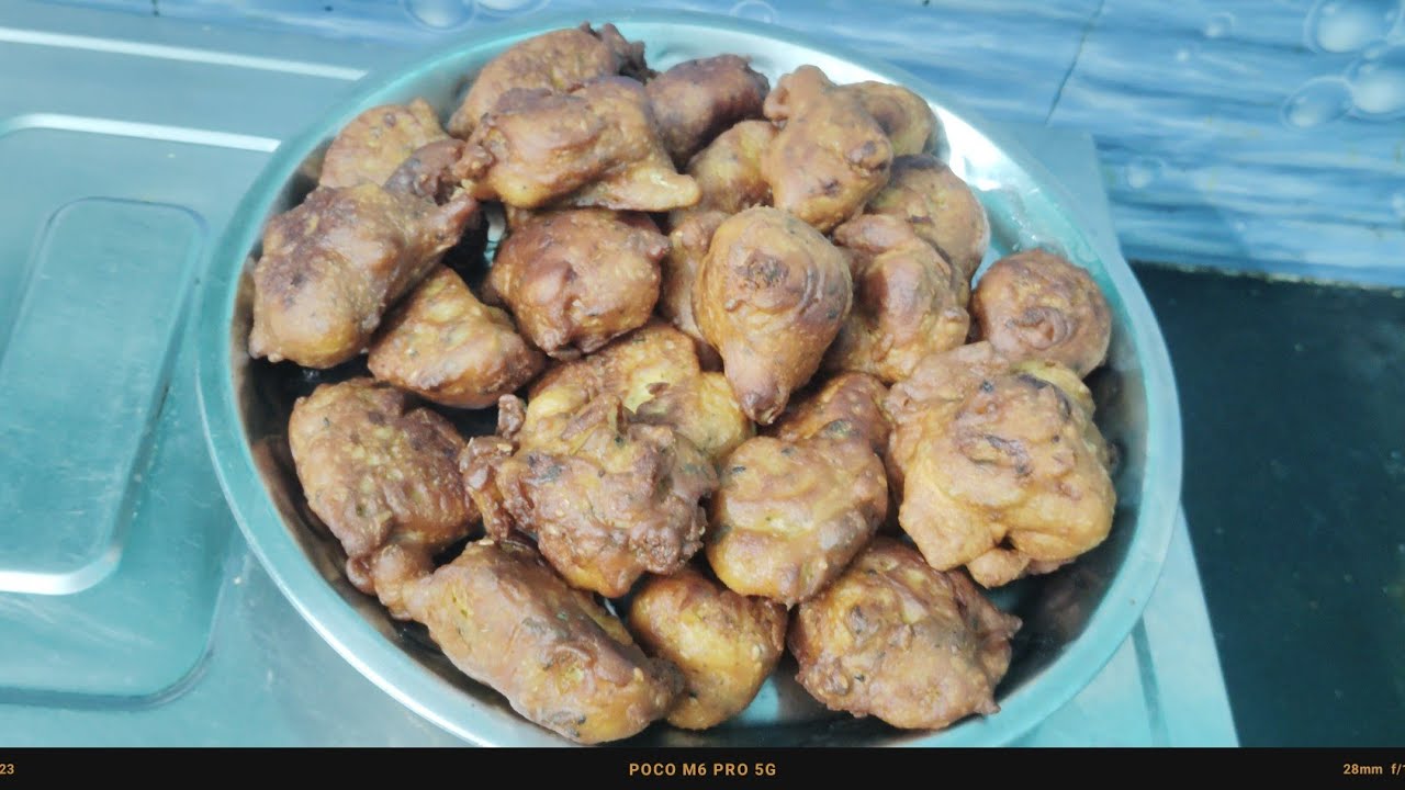  শীতের সন্ধ্যায় গুরুত্বপূর্ণ দিশি সবজির মুচমুচে পকৌড়া বানিয়ে দিশিমুড়ি দিয়ে গরম গরম সবাই খেলাম