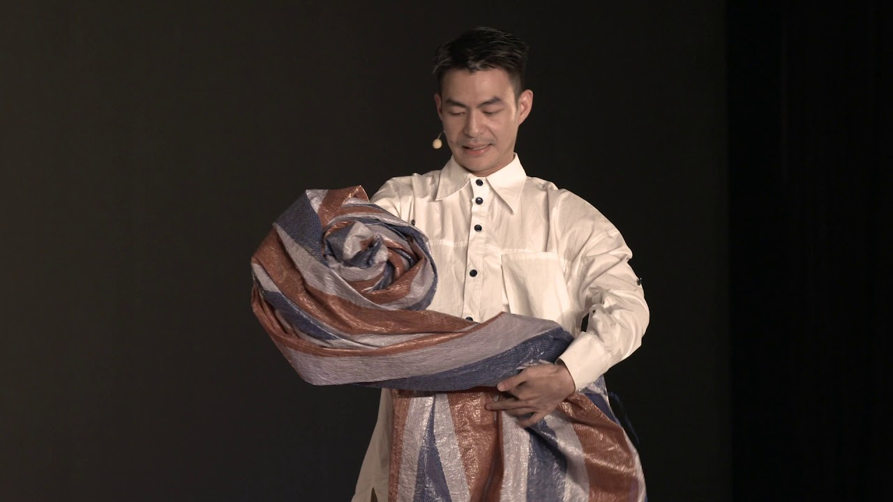 身份认同，乡愁，和舞蹈 My identity, my homesickness and my choreographic works | Ergao Qiwo He | TEDxXiguan