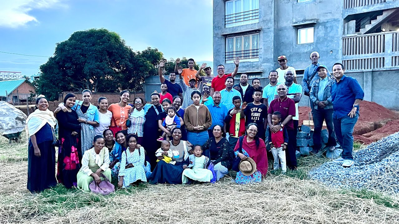 Pose De La Pierre Angulaire À Antananarivo