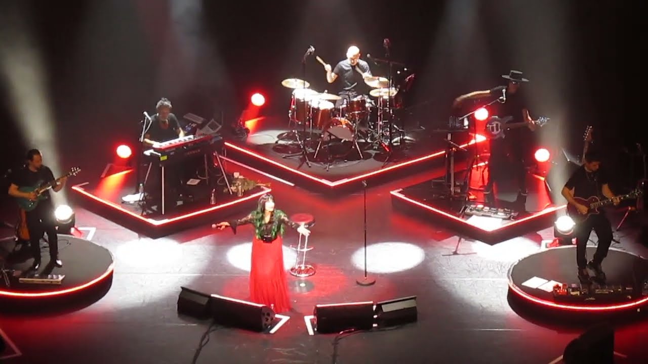 Jeanne Mas - En Rouge & Noir - les Folies Bergère - Paris - Avril 2022