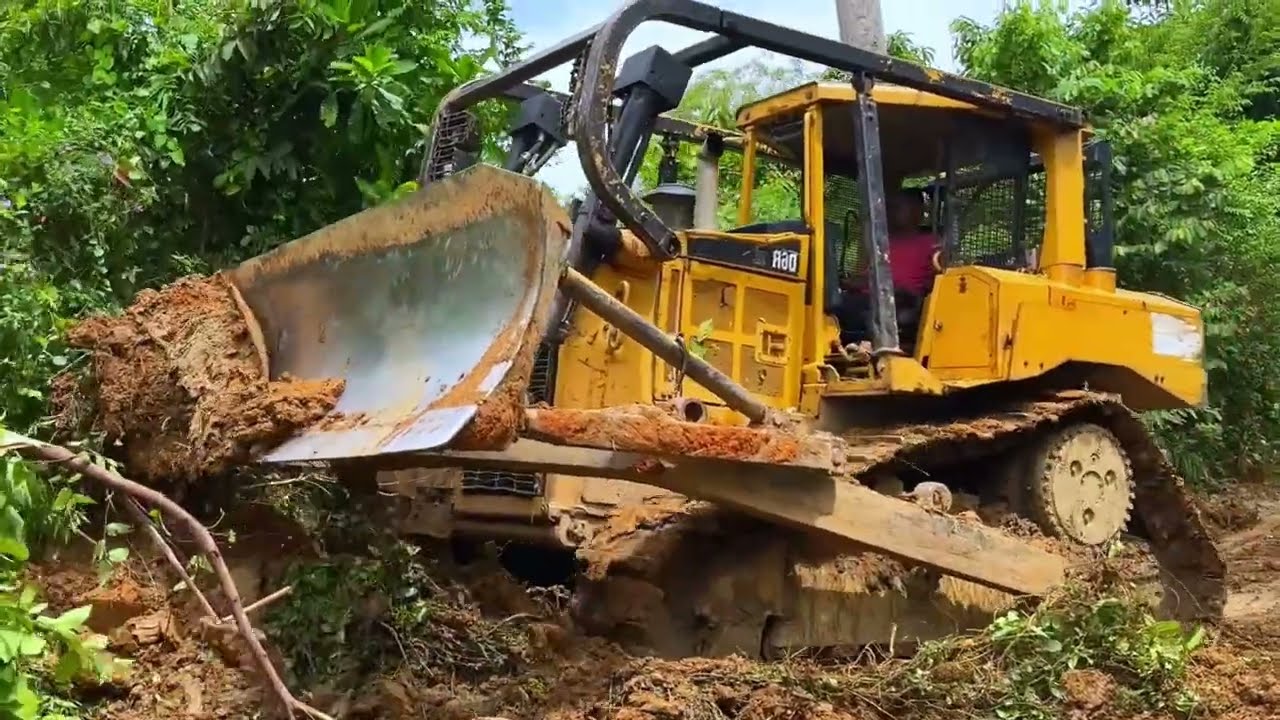 Nice Skill! From Rock to Road on a Steep Mountain Massive Bulldozer Earthmoving Construction Process