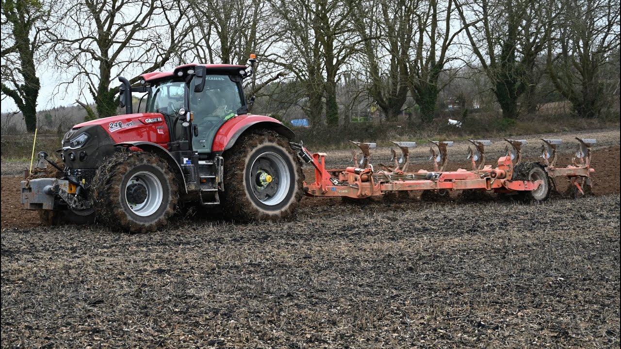 Ploughing with NEW Case IH Puma 240 & Muck / Sewage Sludge Spreading with Vervaet Hydrotrike