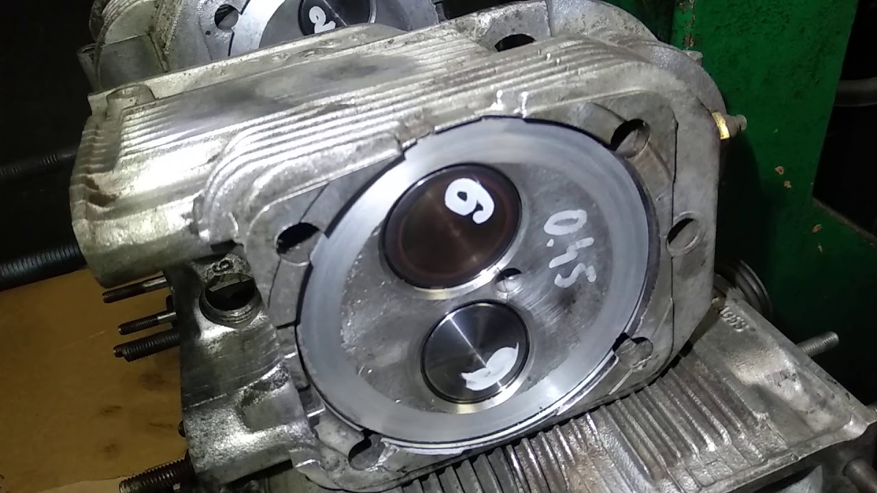 Дизель Deutz F6L912 в процессе сборки