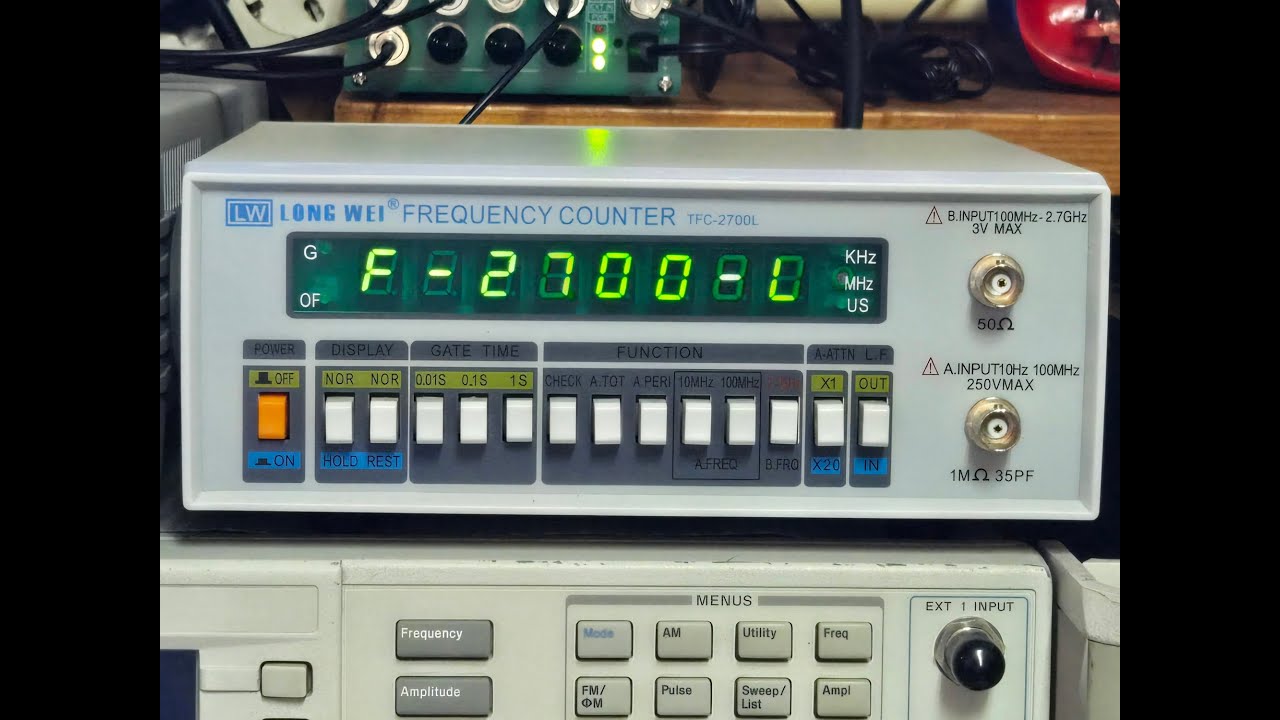 Frequenzimetro LONG WEI TFC 2700L ma con TCXO !!