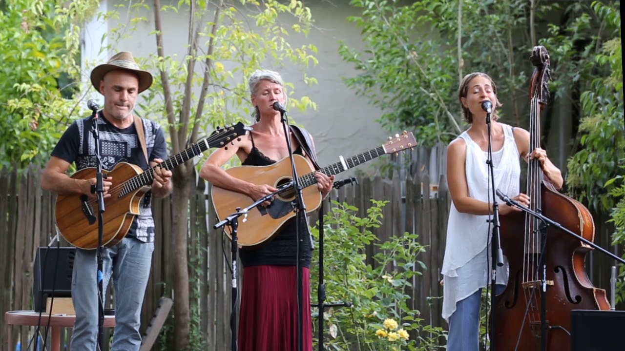 MaMuse performs Constellation at Robin's Nest House Concert 2019