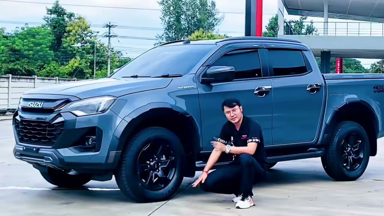 รุ่นนี้คือ Isuzu V-Cross 4x4 3.0 Ddi M 4-door A/Tจัดว่าเป็นสายลุยตัวจริงเลยครับ 