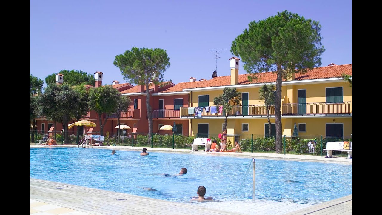 Villaggio Michelangelo Bibione villetta a schiera in vendita con piscina completamente ristrutturata