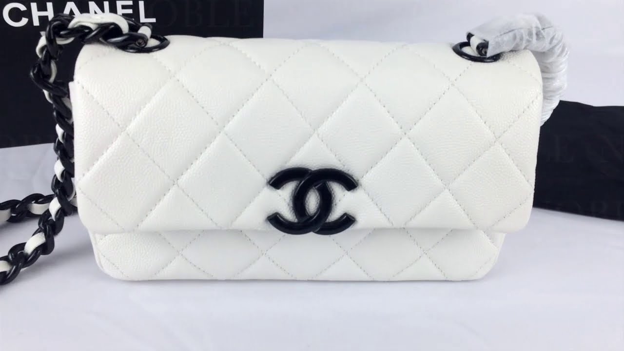 Chanel Small Flap Bag Grained Calfskin & Lacquered Metal 샤넬 스몰 플랩백 20cm AS2302