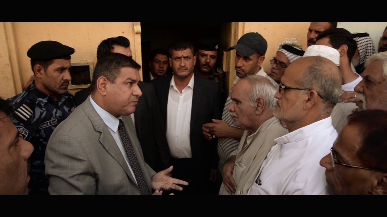 محافظ المثنى الدكتور فالح الزيادي يفاجئ العاملين في مصرف الرشيد بالسماوة