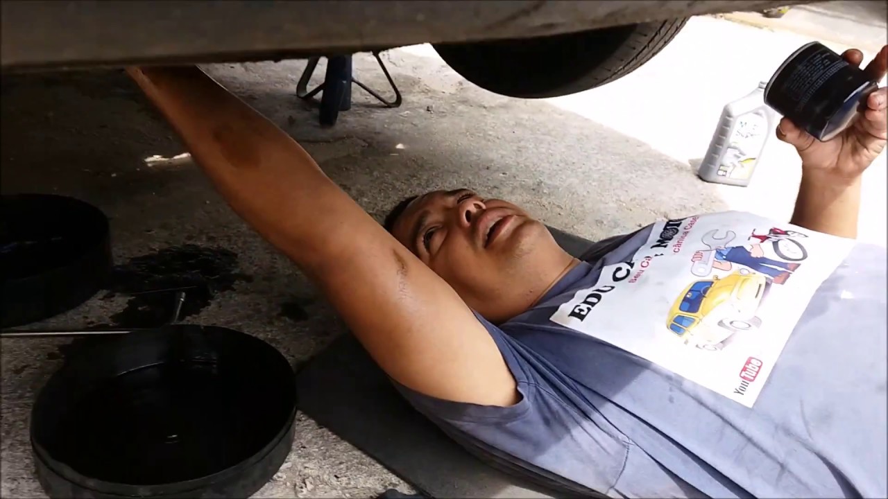 Edu Car & Motos - Troca de óleo no seu carro (VW Polo 1.6).