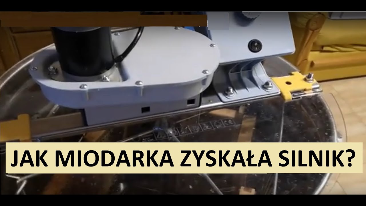 Miodarka ręczna zyskała silnik. Miodarka z napedem. Miodobranie.