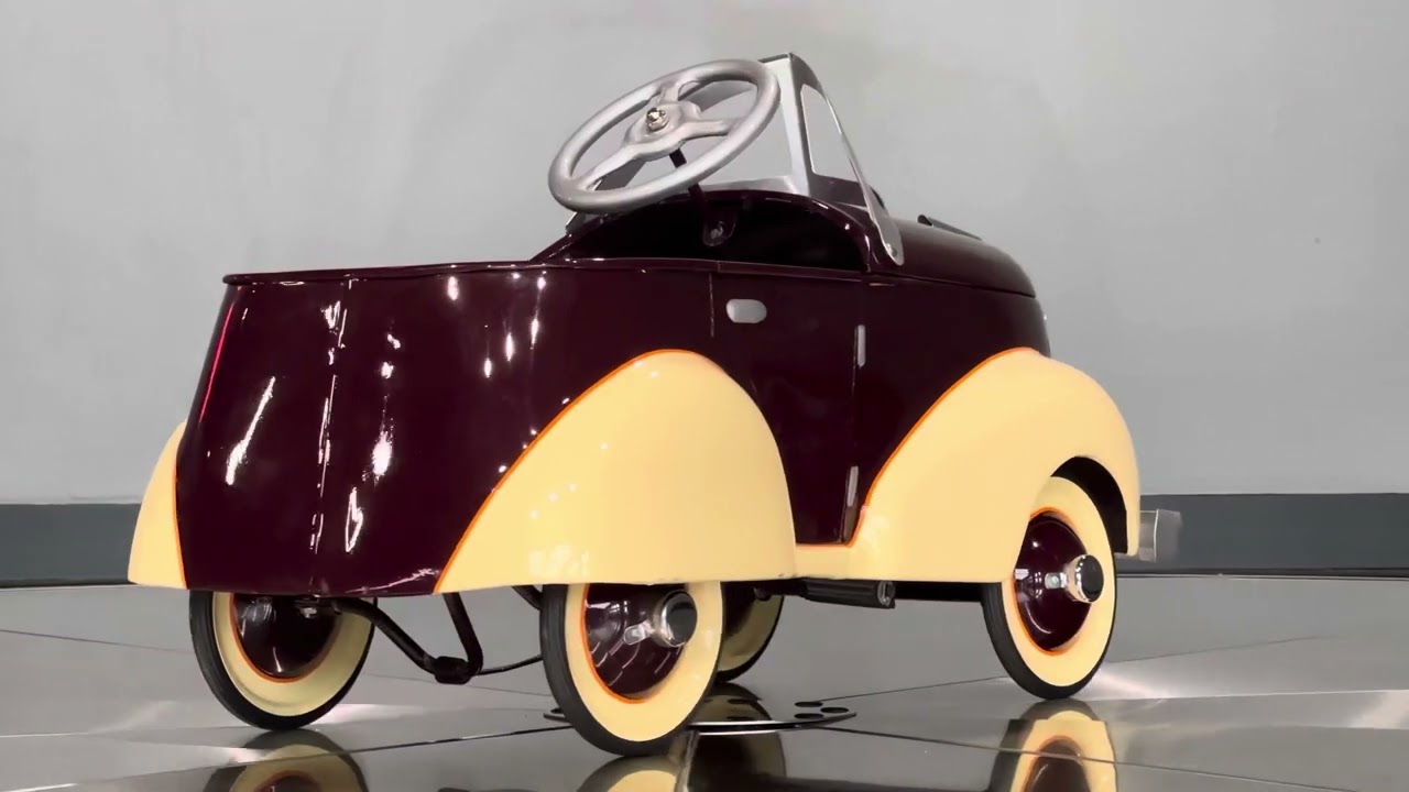 1940's Garton Pedal Car - Turn Table walk around in 4K