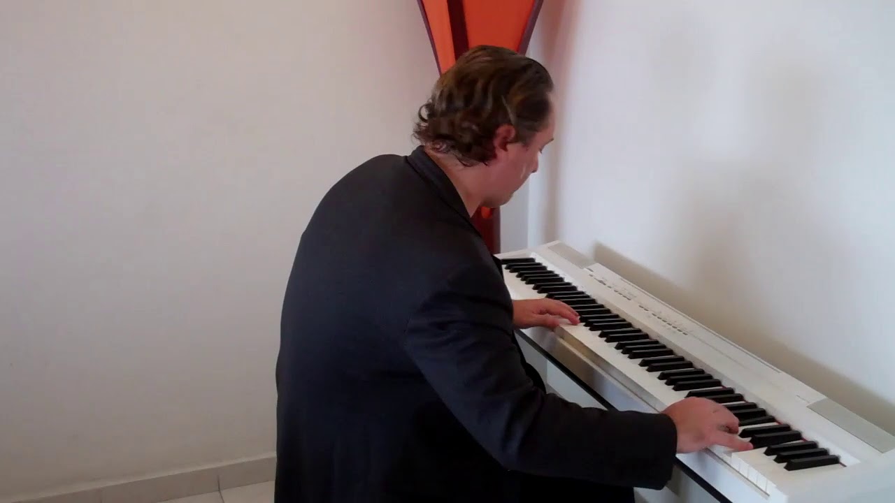 上を向いて歩こう (坂本九) (Ue o muite arukō - Sukiyaki) - Original Piano Arrangement by MAUCOLI