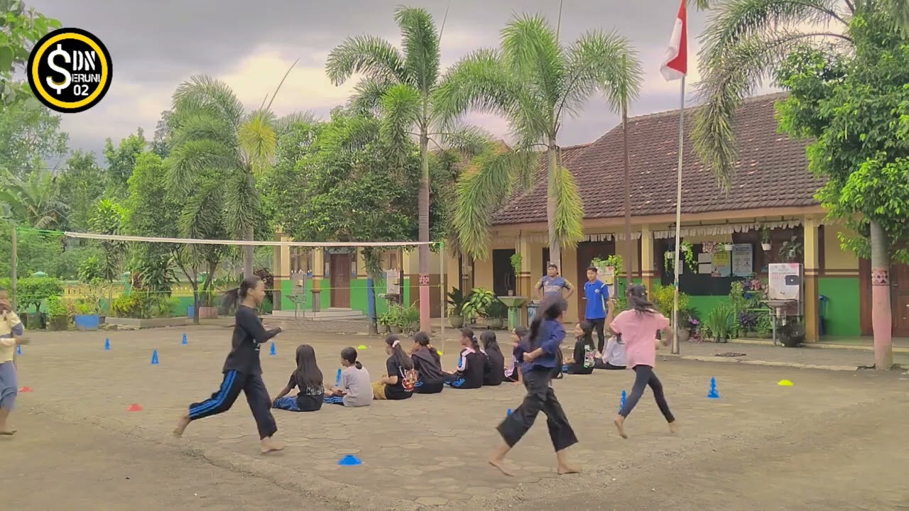 LATIHAN PEMULA VOLI PUTRI SDN SERUNI 02 JENGGAWAH JEMBER