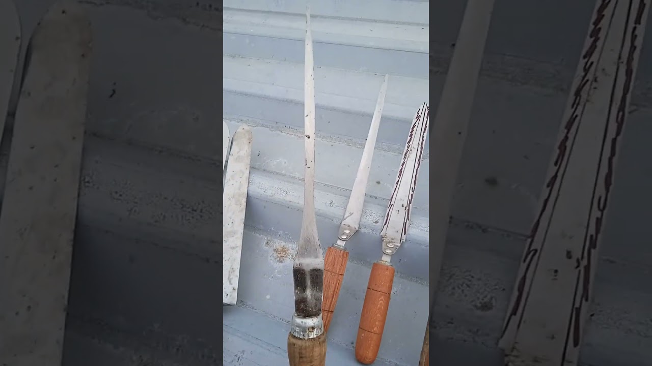 Нож для распечатывания сотов .