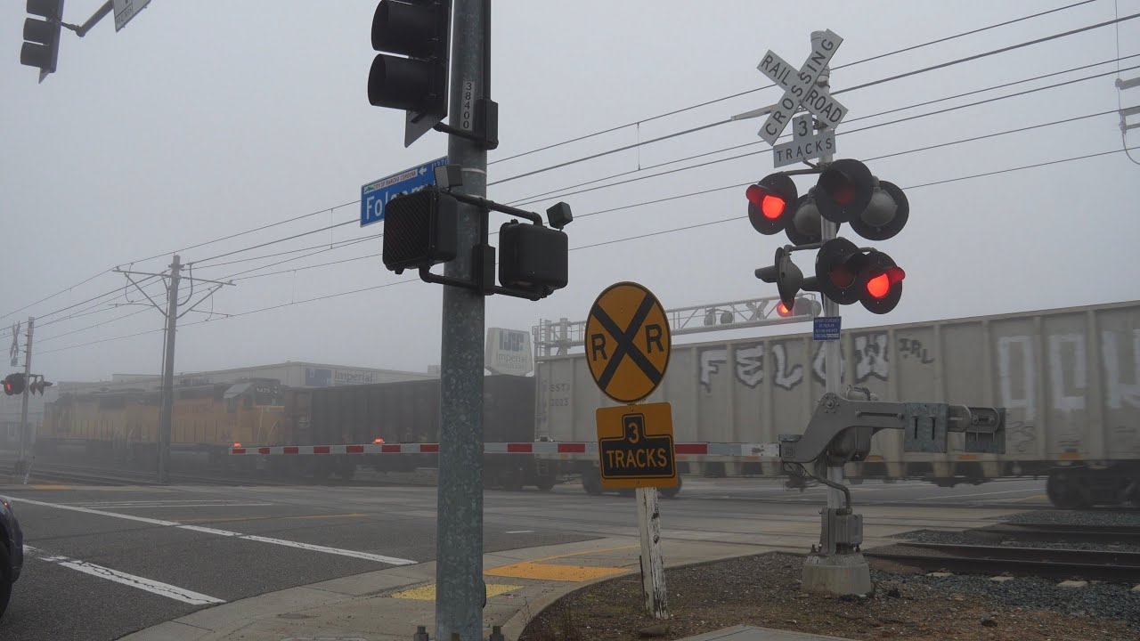 UP 1109 Florin Flyer Local, SacRT Light Rail | Mercantile Dr. Railroad Crossing, Rancho Cordova Ca
