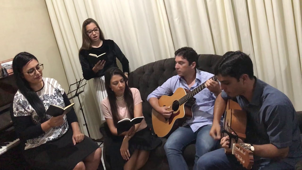 Hino 379 - Hino CCB. Lara e Ester Alcantara