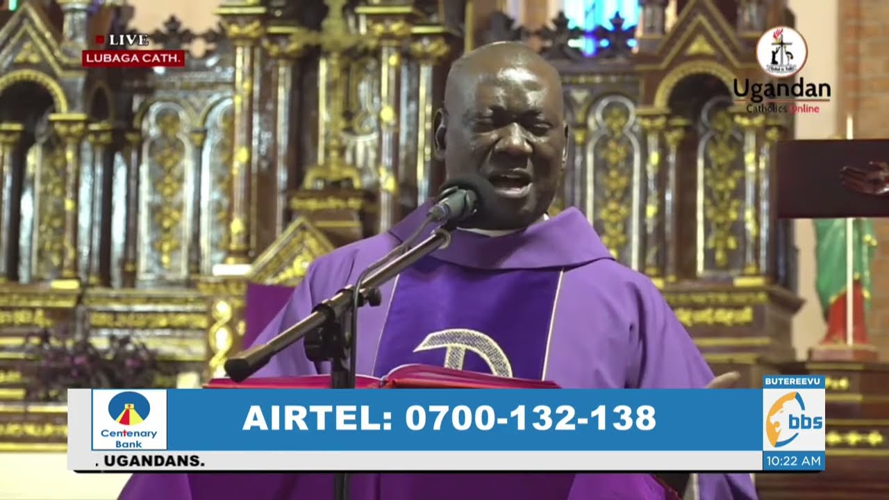 Ekitambiro ky'emmisa ku Lutikko e Lubaga, Fr.  Achilles Mayanja atabukidde abewaanira mu kibi