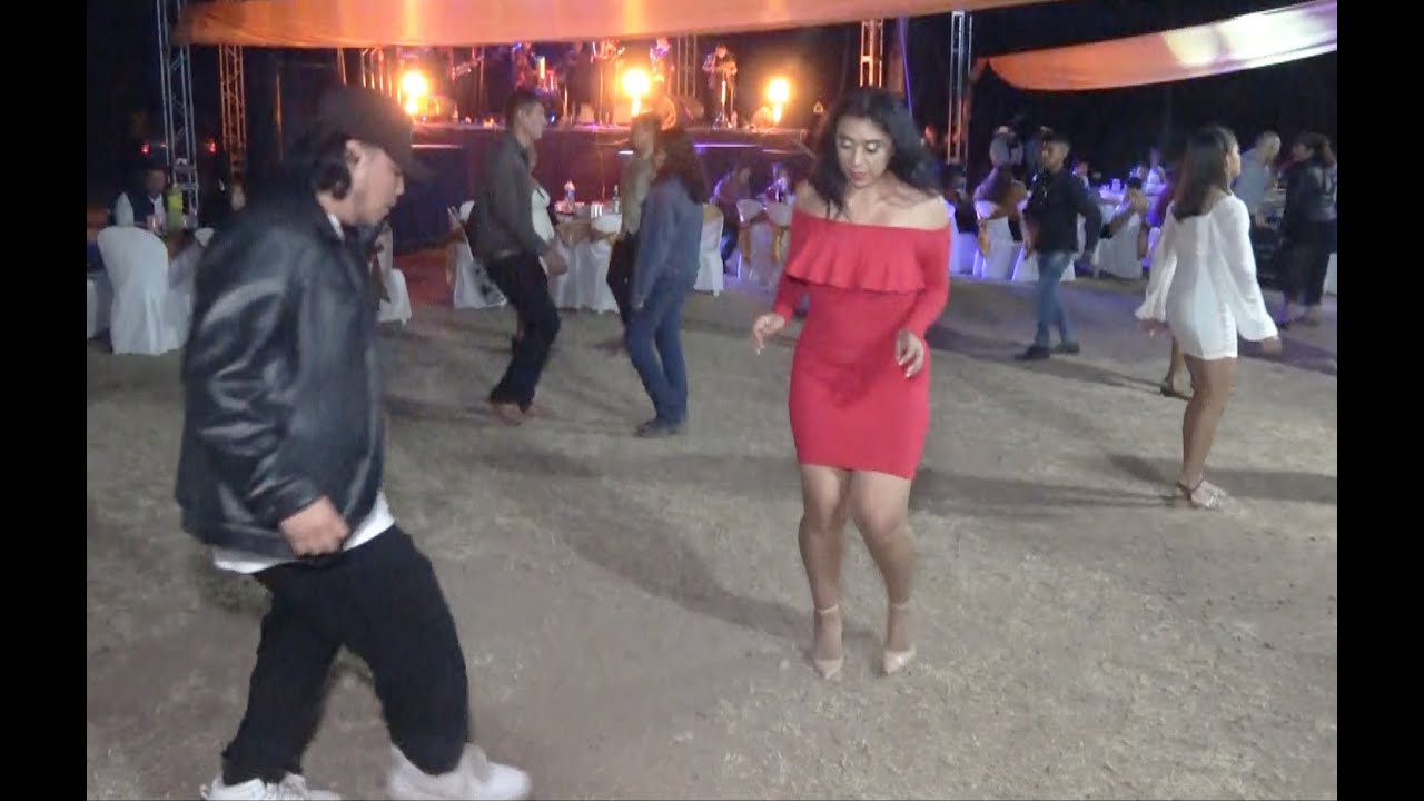 BAILANDO Y GOZANDO SE OLVIDAN LAS PENAS PURO BAILE DE GUERRERO