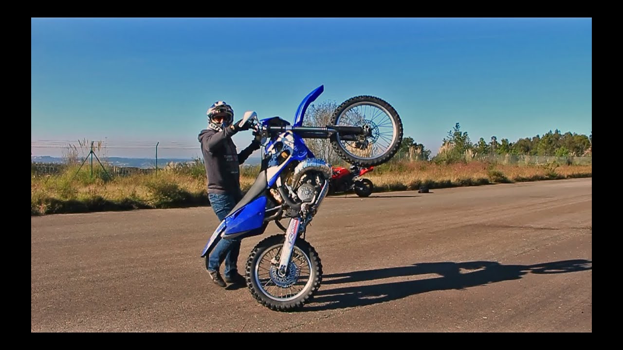GasGas EC 250 '03 - Walkaround | WHEELIES | 2 Stroke Sound !