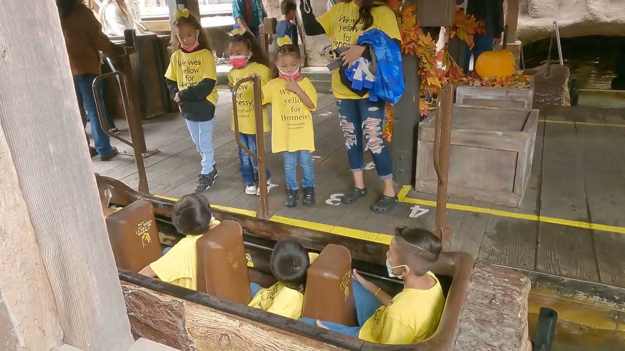 Halloween Hootenanny Timber Mountain Log Ride: Plaza Double Station Off-Ride Knott's Berry Farm 2023