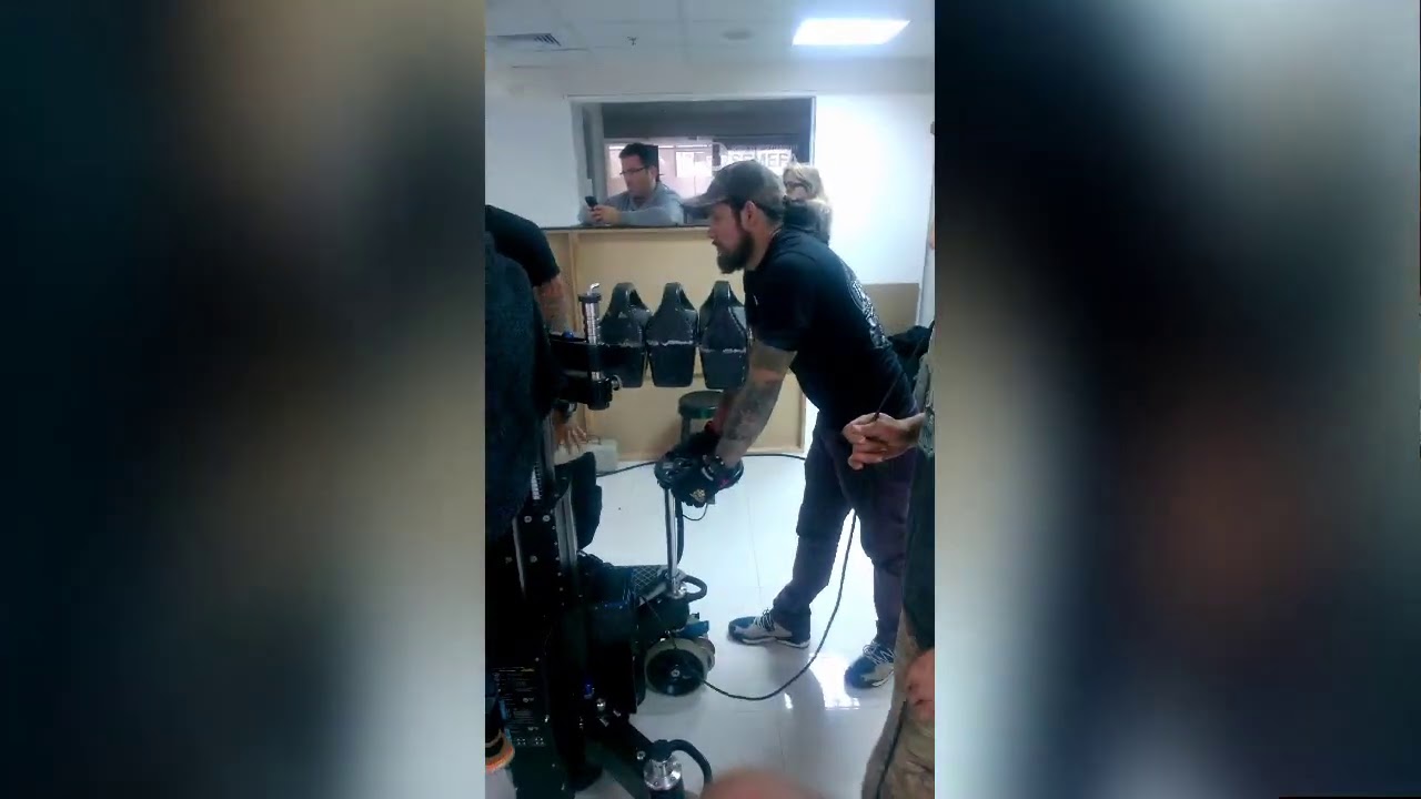 DOLLY GRIP AT WORK - Panther Tristar Dolly