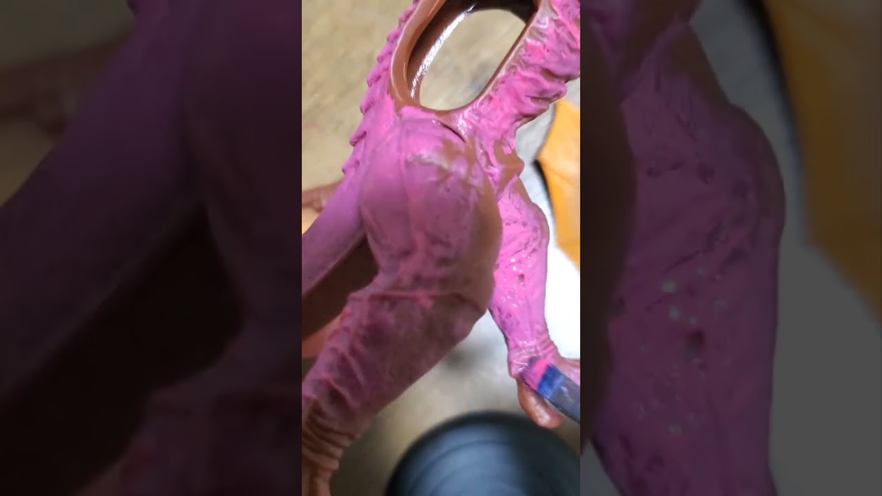 息子たちに凸られながらギャオス塗装その1