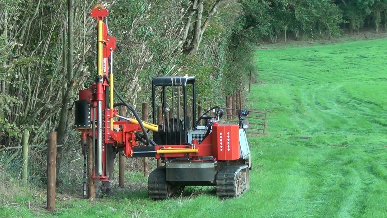MODEL 4 CONTRACTOR WITH HEAVY MAST, ROCKSPIKE AND BACKSHIFT AND 120° SWING
