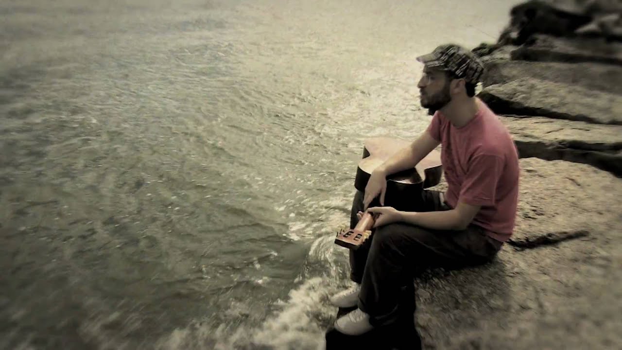 Lucas Santtana - Cira, Regina e Nana (Clipe)