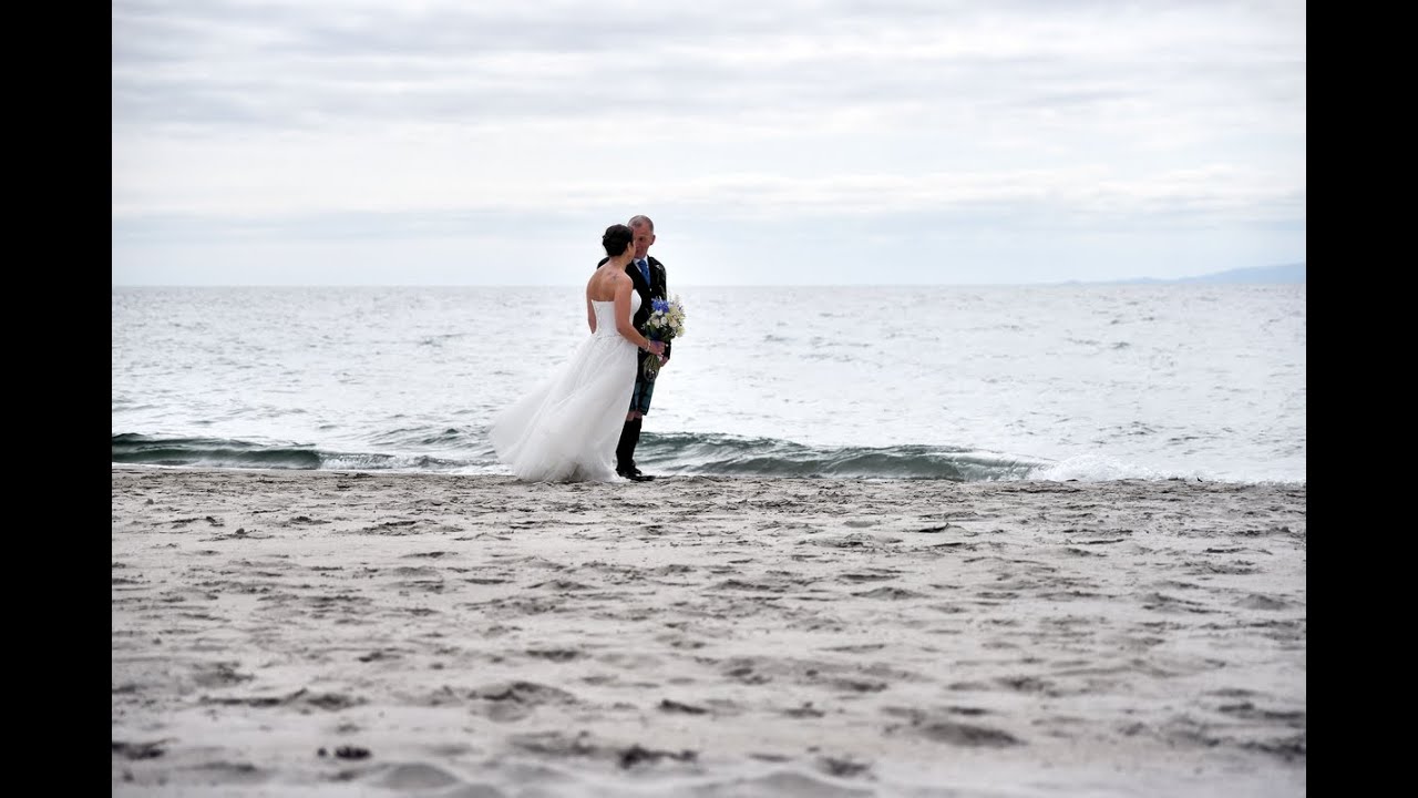 Elopement Wedding on a stunning Scottish beach