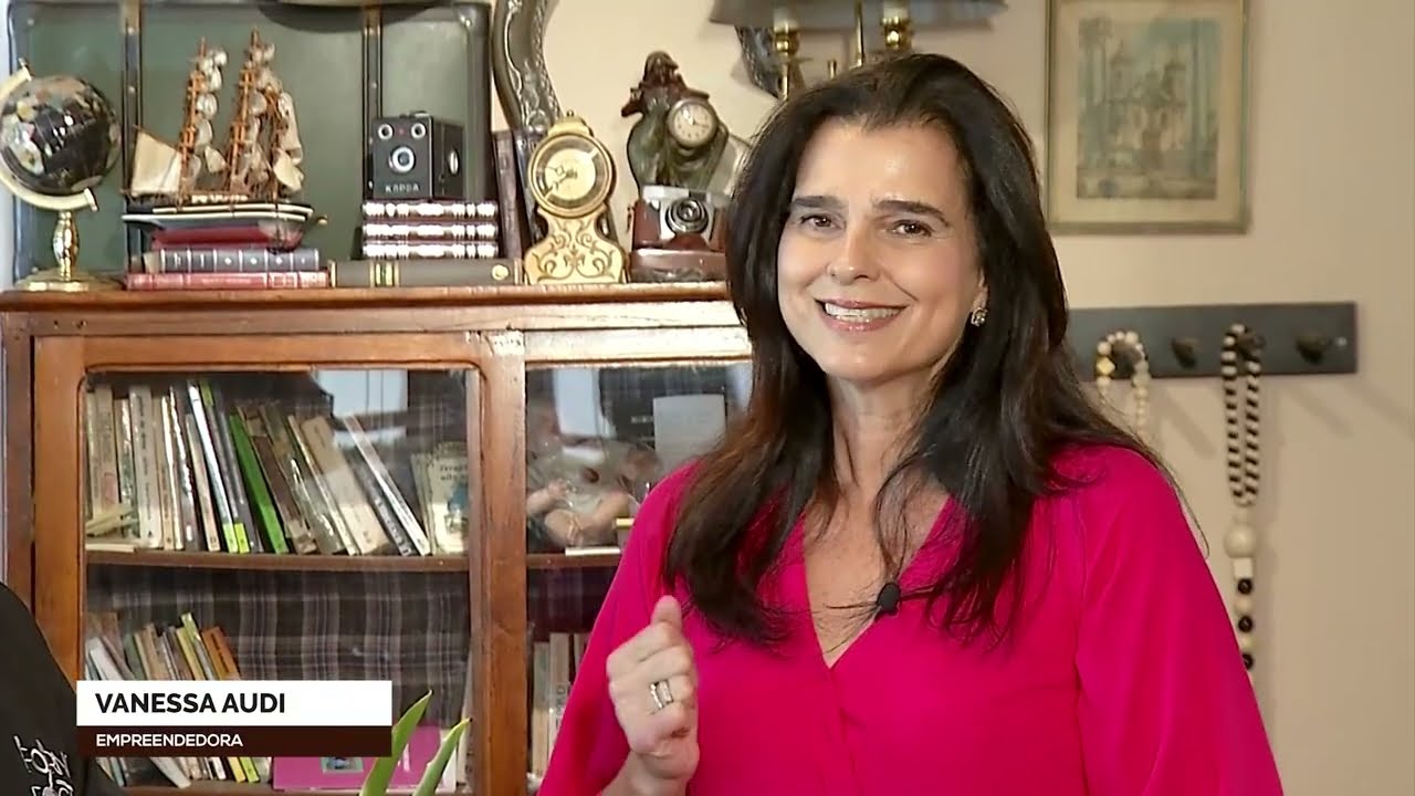 MESA POSTA COM VANESSA