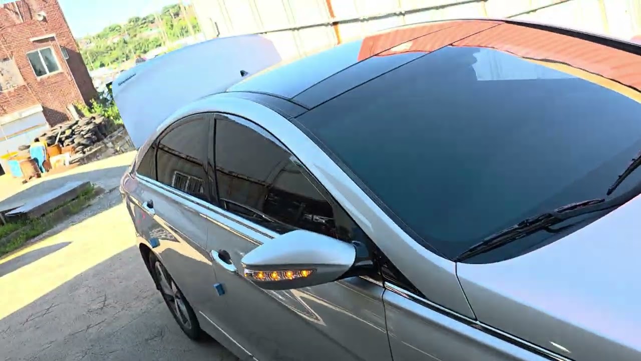 2012 Hyundai Sonata Hybrid sunroof. smart key