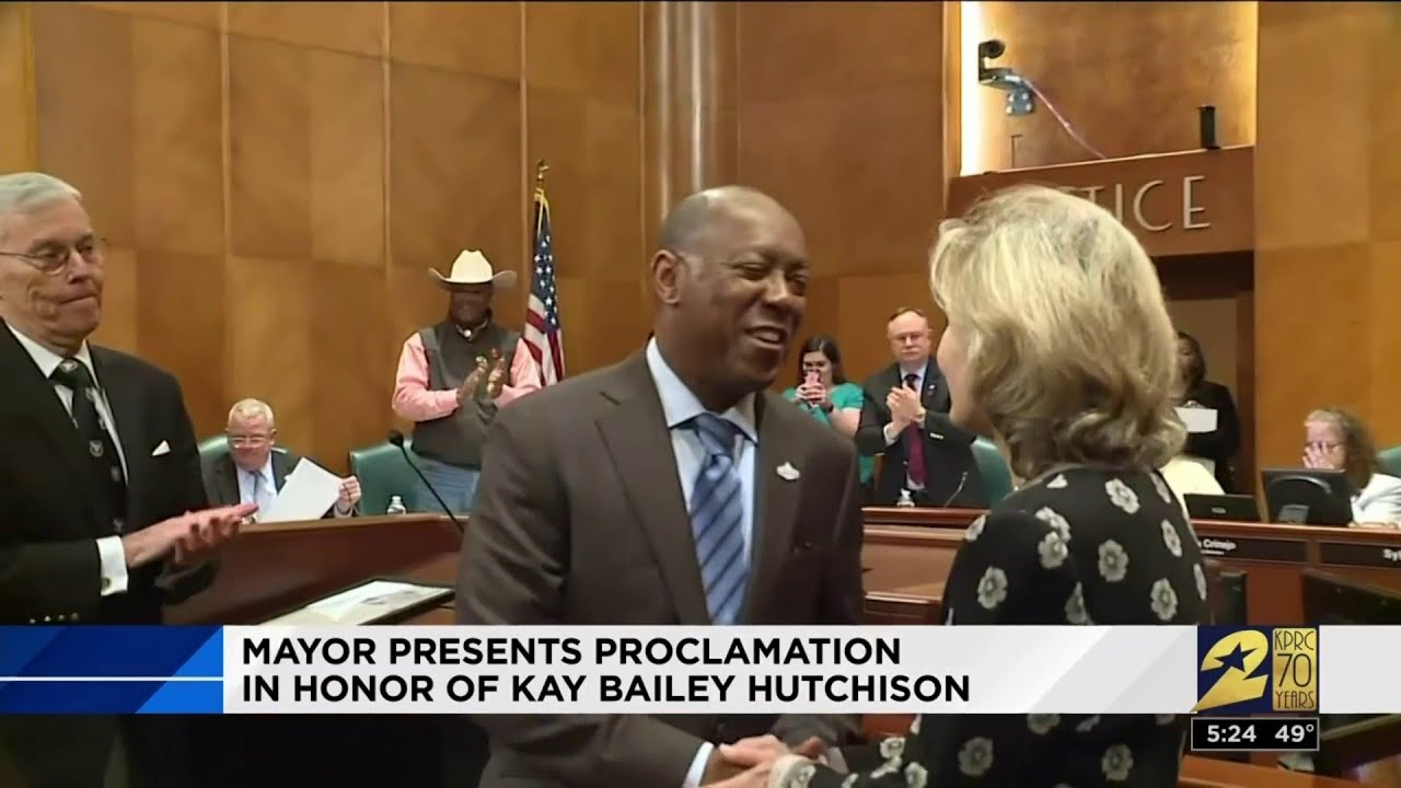 Mayor presents proclamation in honor of Kay Bailey Hutchison