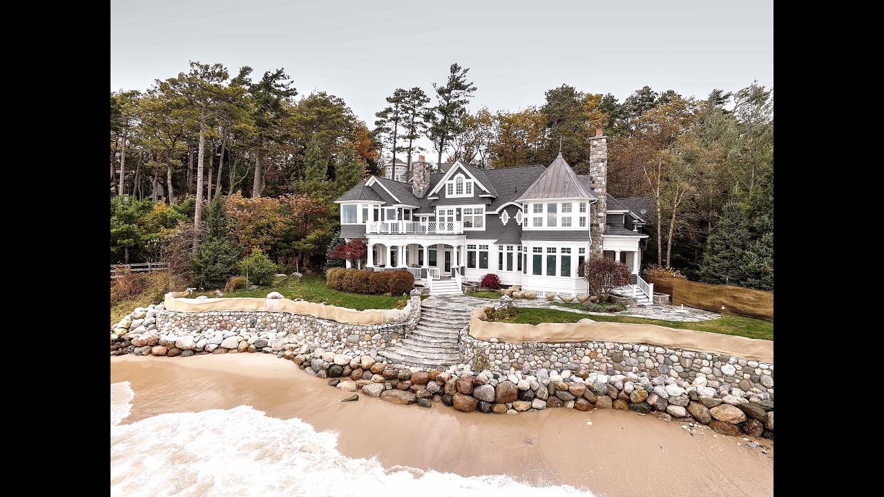 727 Dellwood Ln, Harbor Springs, Michigan
