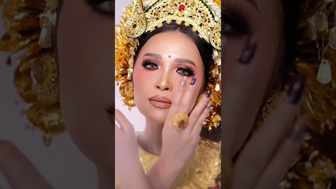 Makeup transitions video by MUA Indonesia #transitionmakeup #satisfyingvideo #makeuptransisi