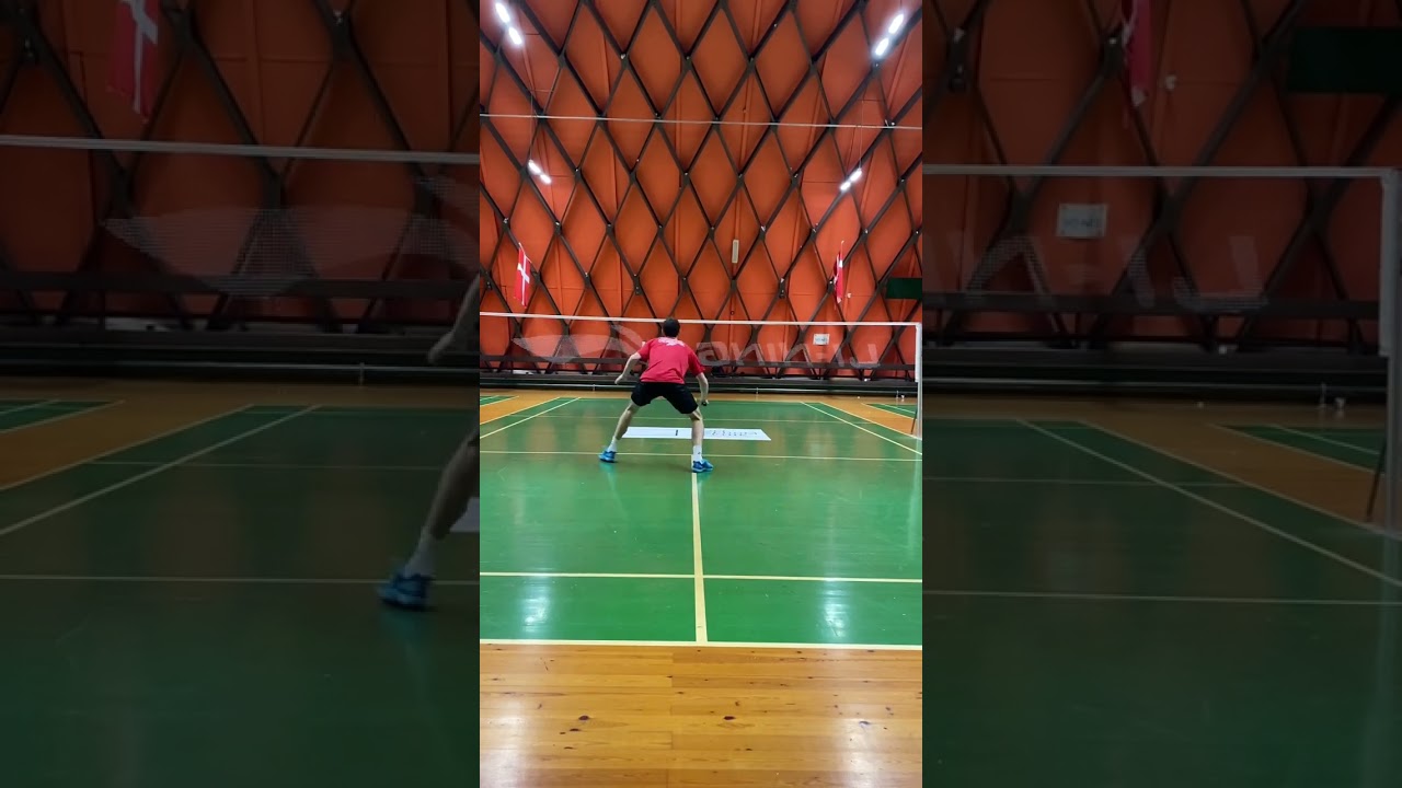 Badminton footwork to the front and the defense #shorts #badminton #footwork #badmintonfootwork