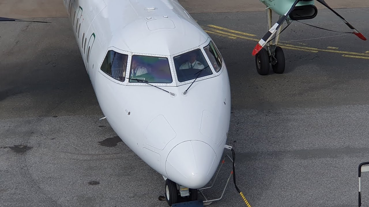 On the flight deck (Dash 8-100 cinematic movie)