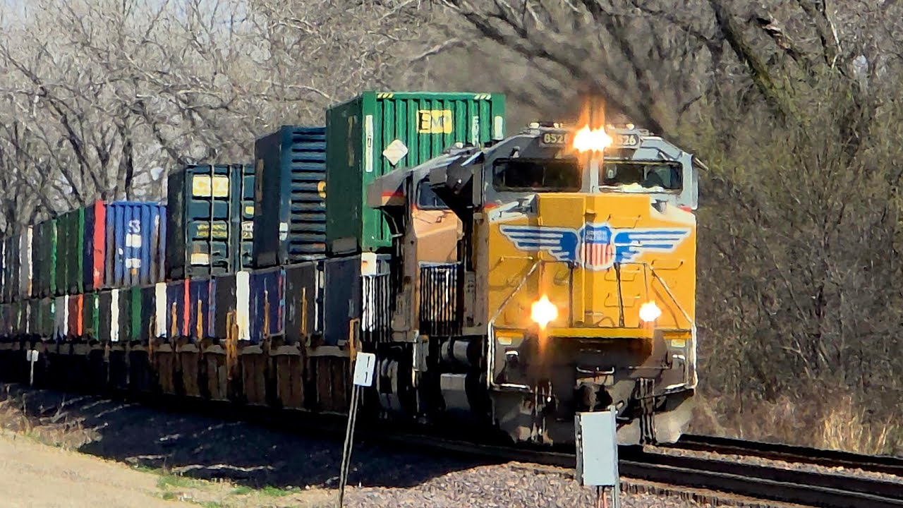 [4K] A Manifest, A local, A Q train, FAIL CATCH, a Coal train, Peterbilt truck and a Stack train! 