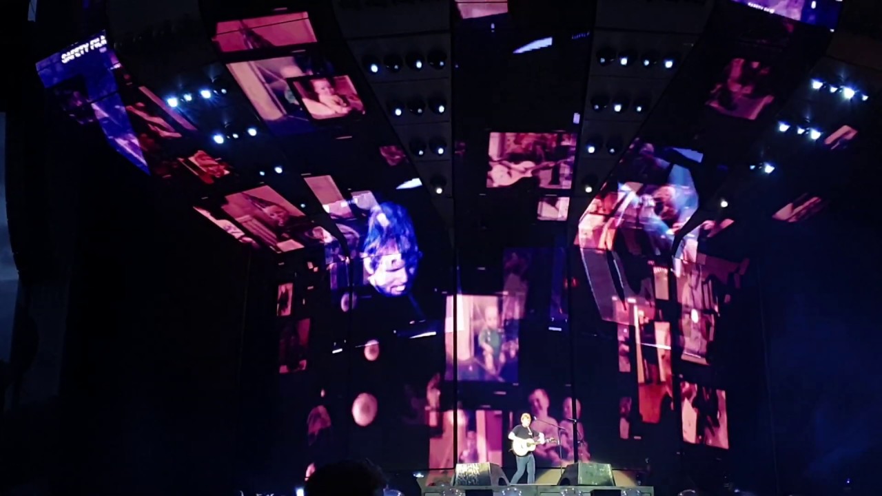Ed Sheeran LIVE - 