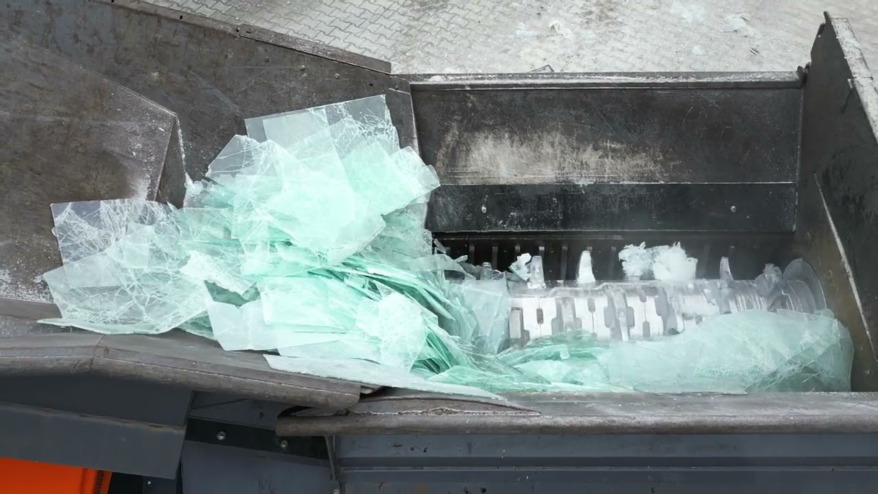 LAMINATED GLASS EASILY PROCESSED
