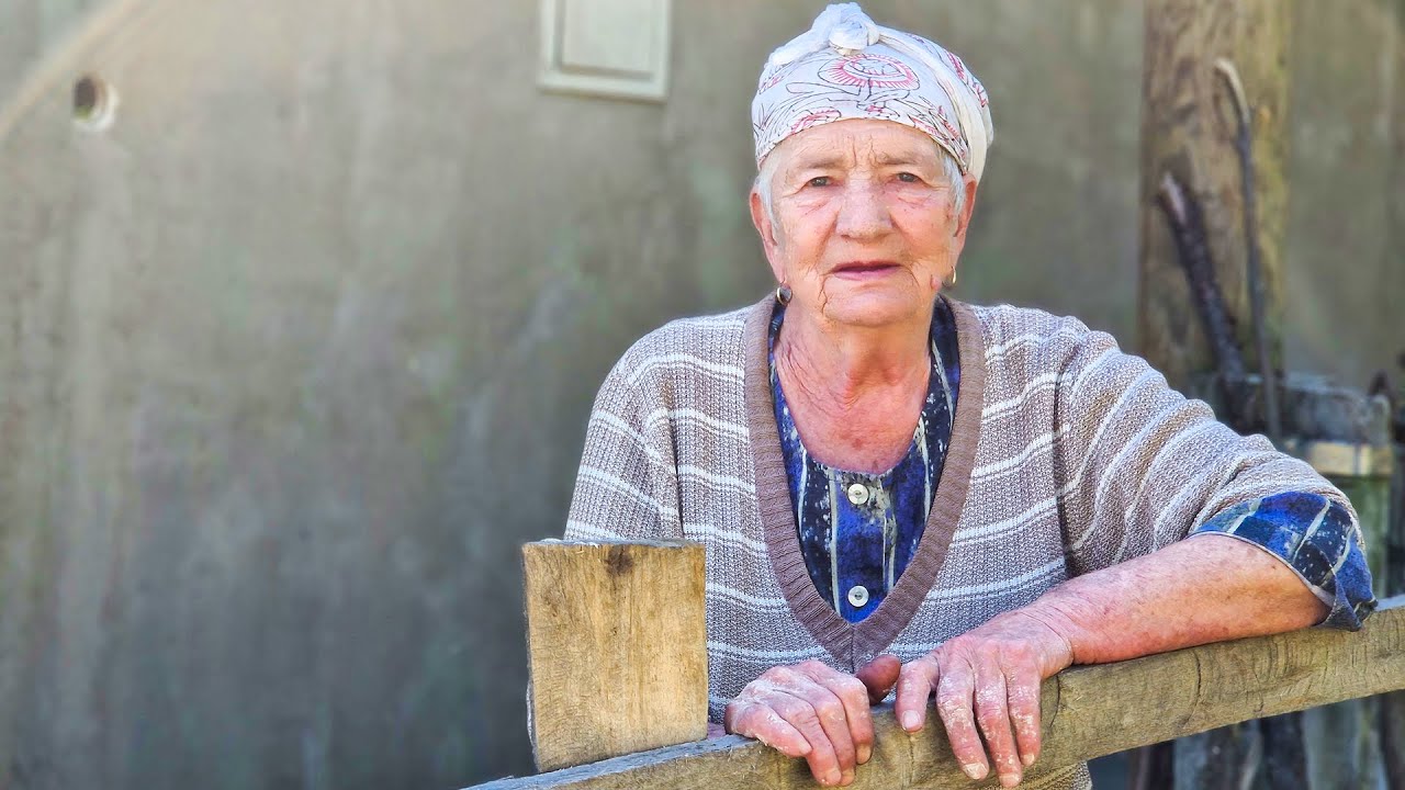 10 minuta POSLIJE PORODA morala praviti JELO! - Težak život NENE EMINE