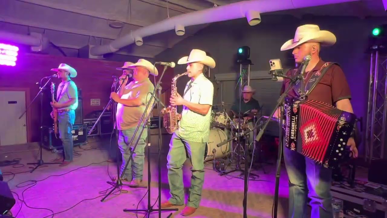 Jilgueros Poppuri - Vencedores Del Bravo #audiorental #jilguerosdelarroyo